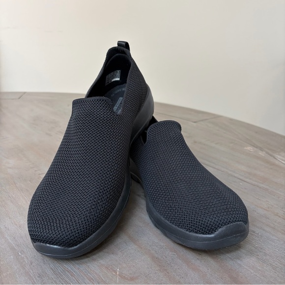 Skechers Go Walk, Textured Black Slip-On Sneakers. - Picture 1 of 8
